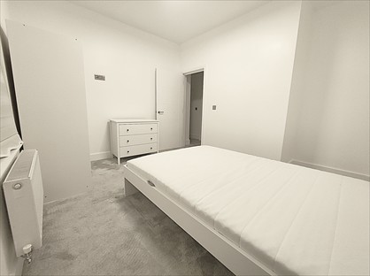 Room in a Shared Flat, Lea Bridge Road, E10