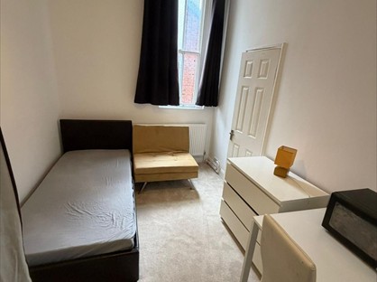 Room in a Shared House, Lysways St, WS1