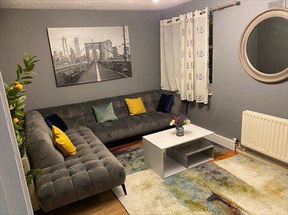 2 Bed Flat, Godfrey Walk, TN23