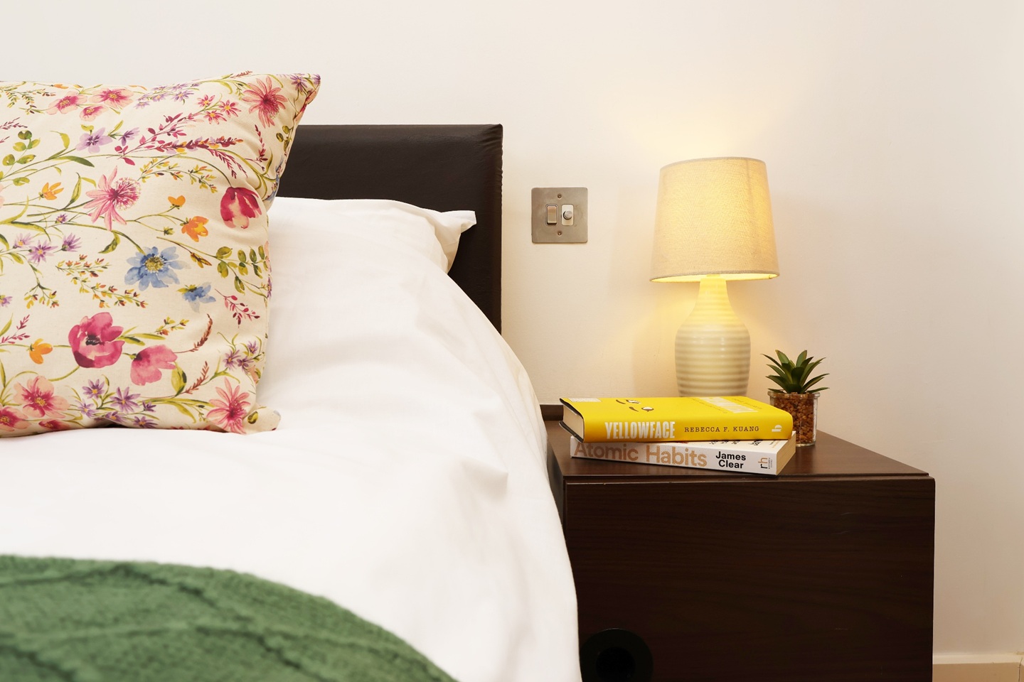 1 Bed Flat, The Hayes, CF10