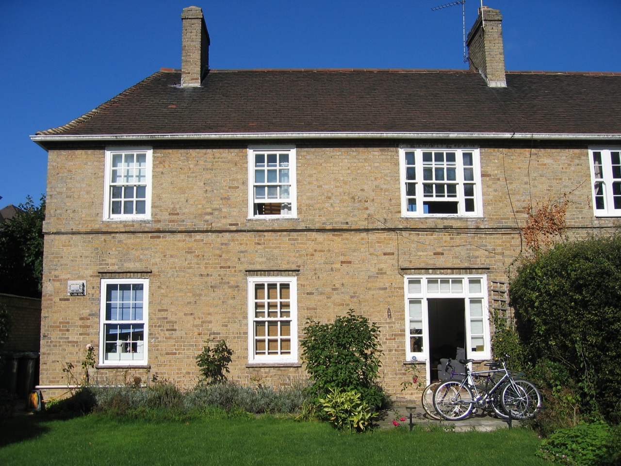 1 Bed Flat, Howes Place, CB3 photo 4
