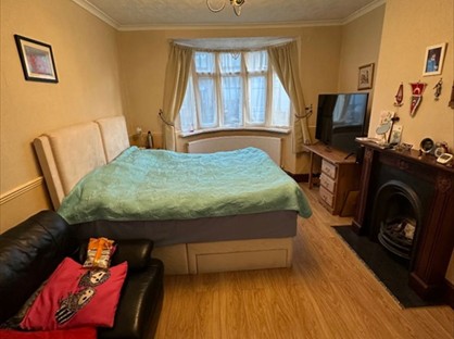 Room in a Shared House, Merten Road, RM6