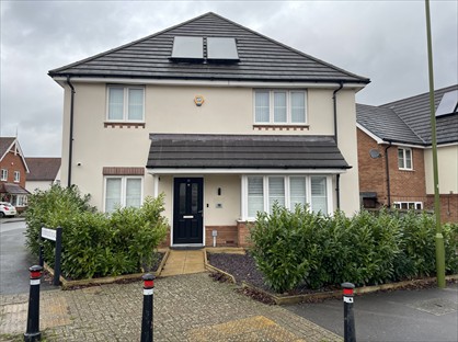 4 Bed Detached House, Bateson Drive, WD25