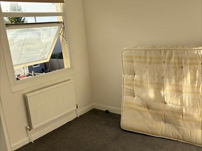 1 Bed Flat, Hainault Road, RM5