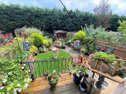 5 Bed Detached House, Summit Road, UB5