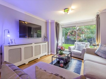 4 Bed Detached House, Redwoods, KT15