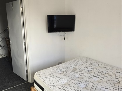 Room in a Shared House, Coberley, BS15