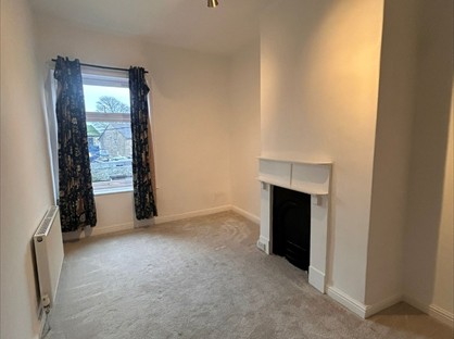 1 Bed Terraced House, Green Place, BD2