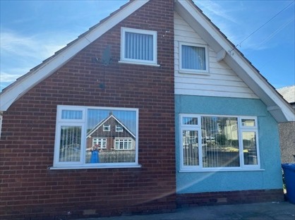 3 Bed Bungalow, Second Avenue, LL19