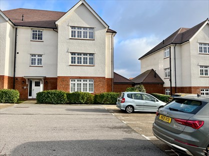 2 Bed Flat, Frost Close, DA10