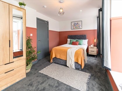 Room in a Shared House, Derby Street, M35