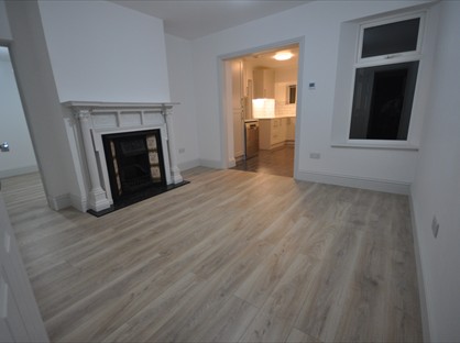 4 Bed Detached House, New Haw Road, KT15