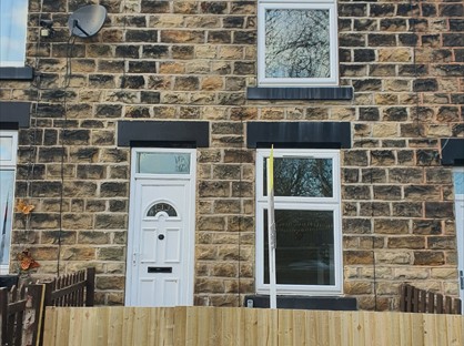 2 Bed Terraced House, Main Street, S73