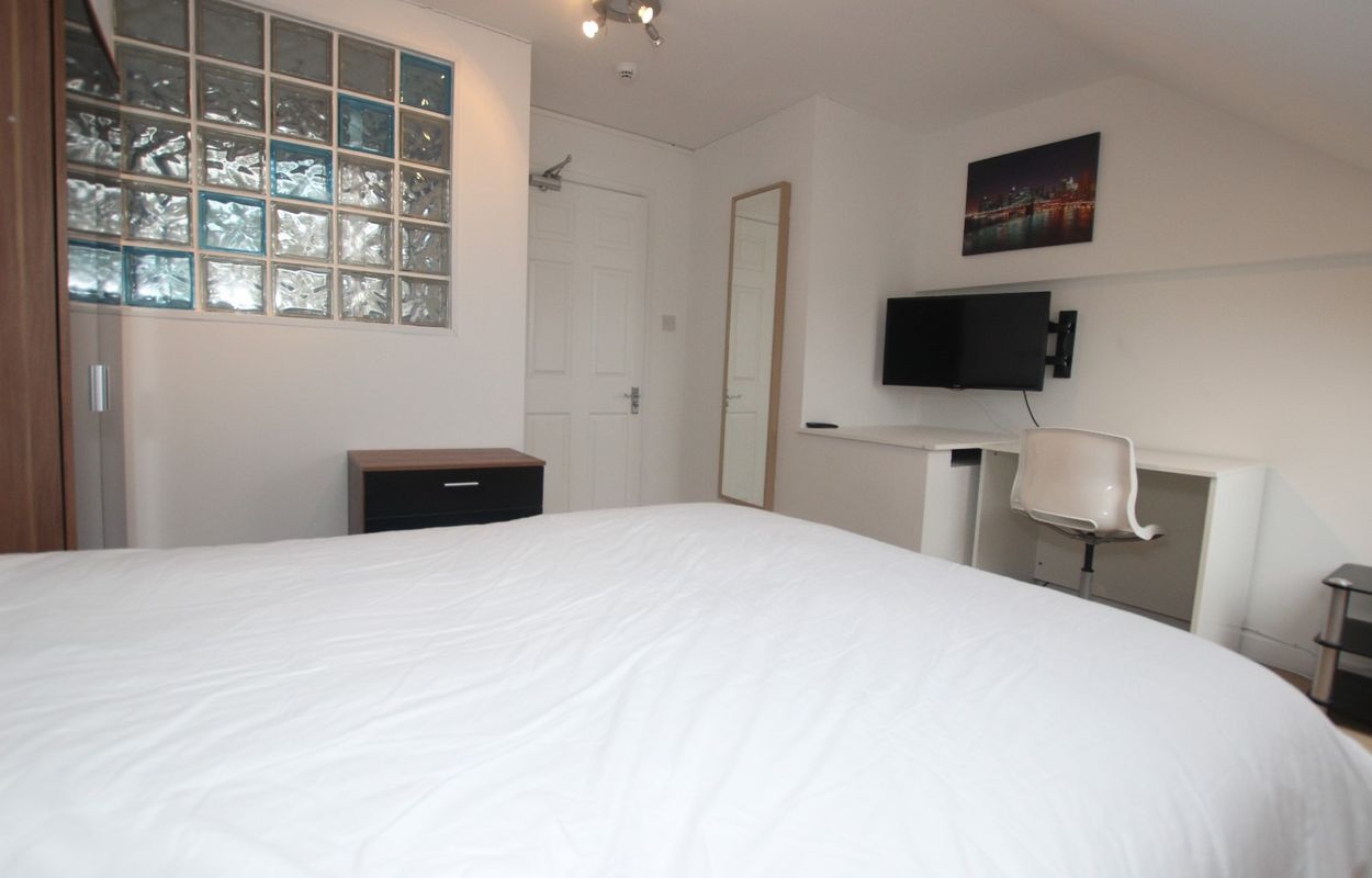 Additional image 2 of Room in a Shared House, Gloucester Road, RG30, N1 7GU