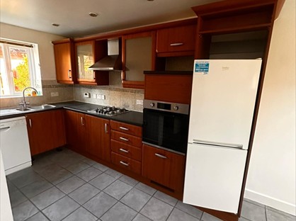 5 Bed Terraced House, Kidderminster Walk, MK10
