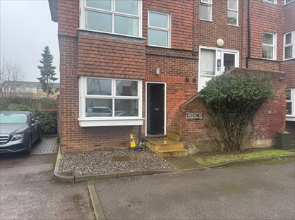 Studio Flat, Josephs Road, GU1