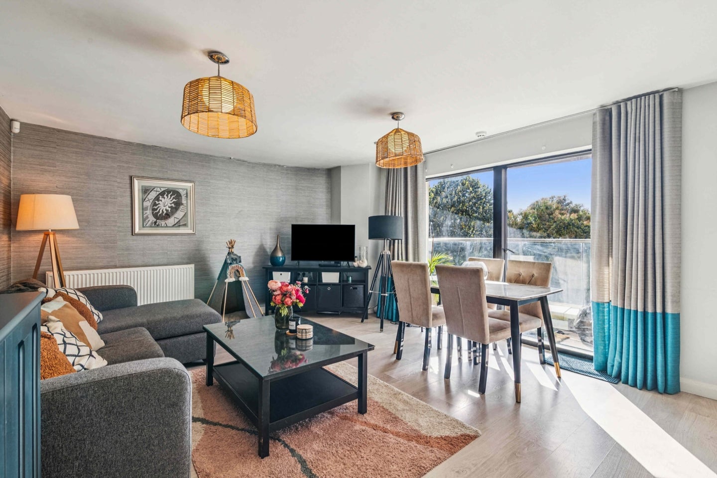 2 Bed Flat, Banister Road, W10