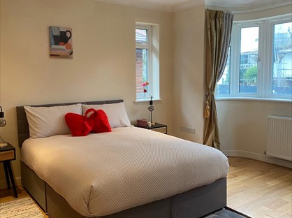 Room in a Shared House, The Ridings, W5