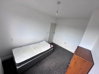 4 Bed Semi-Detached House, Begbrook Lane, BS16