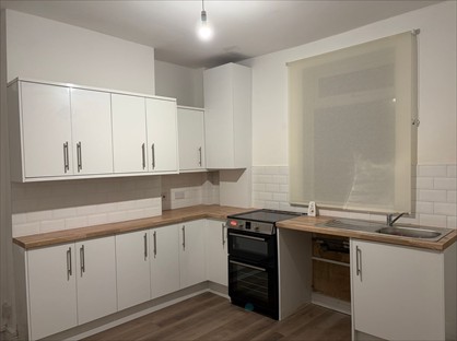 4 Bed Terraced House, Station Street, S64