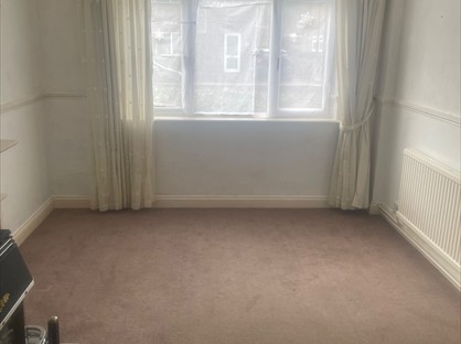 4 Bed Semi-Detached House, Van Dyck Road, C03