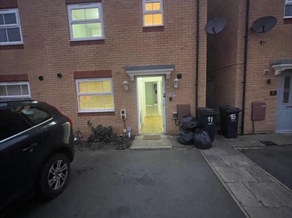 3 Bed Semi-Detached House, Whitworth Close, DY5