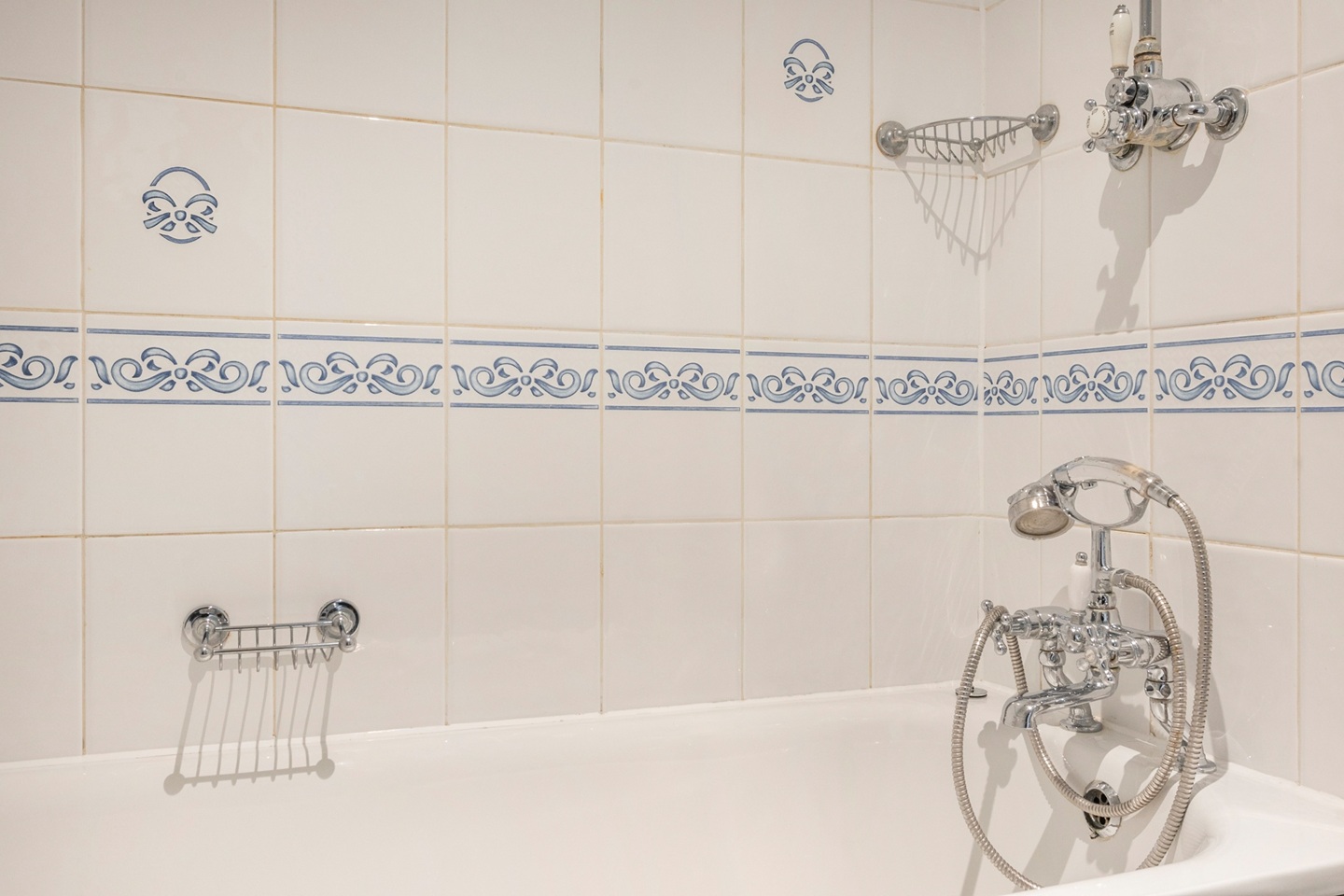 Additional image 4 of 2 Bed Flat, Philbeach Gardens, SW5, N1 7GU