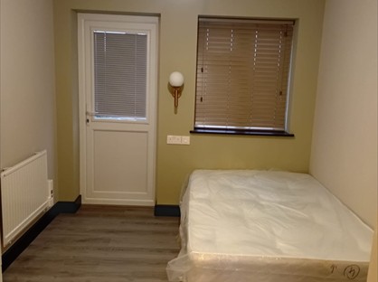 Bedsit, Stamford Close, EN6