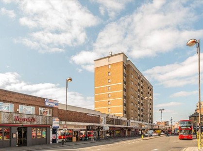 2 Bed Flat, High Street, TW3