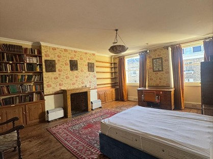 Bedsit, Upper Wimpole Street, W1G