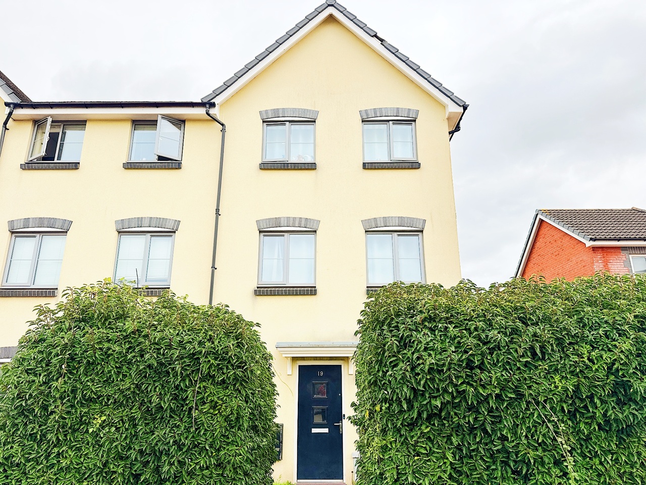 4 Bed Semi-Detached House, James Counsell Way, BS34