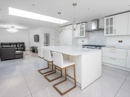 4 Bed Semi-Detached House, Selwood Road, SM3