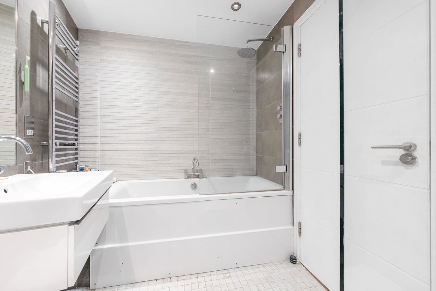 3 Bed Flat, Brixton Hill, SW2 photo 5