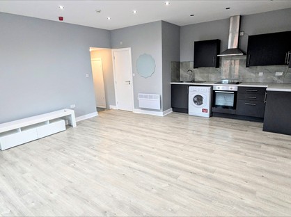 2 Bed Flat, High Street, LN5