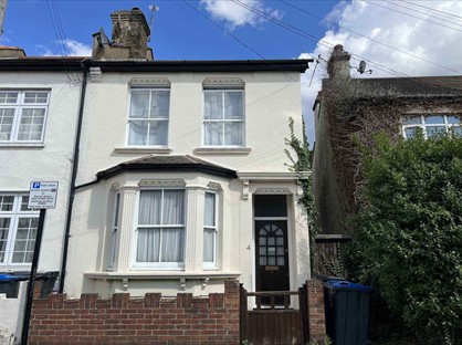 3 Bed Semi-Detached House, Stanley Grove, CR0