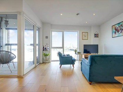 1 Bed Flat, Pan Peninsula Square, E14