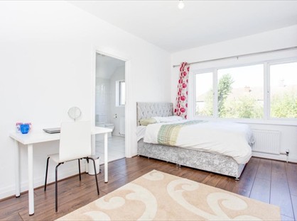 Room in a Shared House, Cecil Road, W3