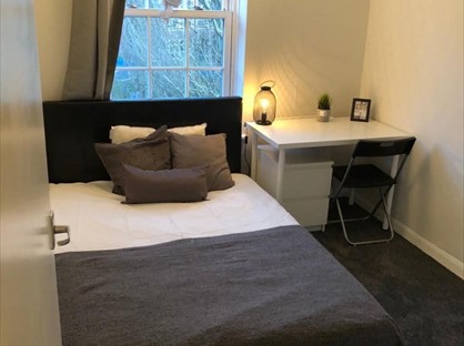 Room in a Shared Flat, Sundew Avenue, W12