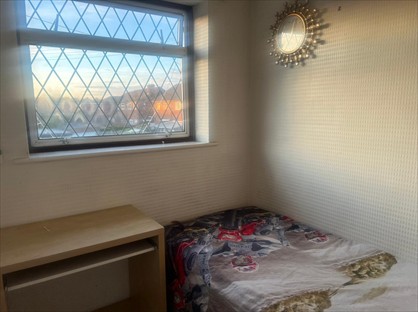 Room in a Shared House, Conway Road, TW13