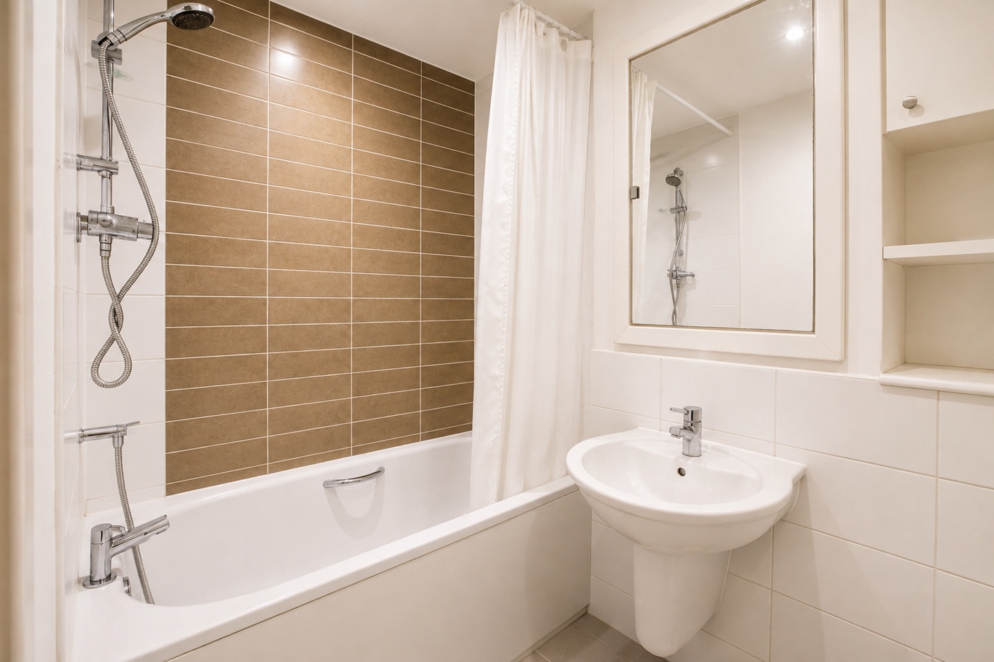 2 Bed Flat, Altima Court, SE22 photo 4