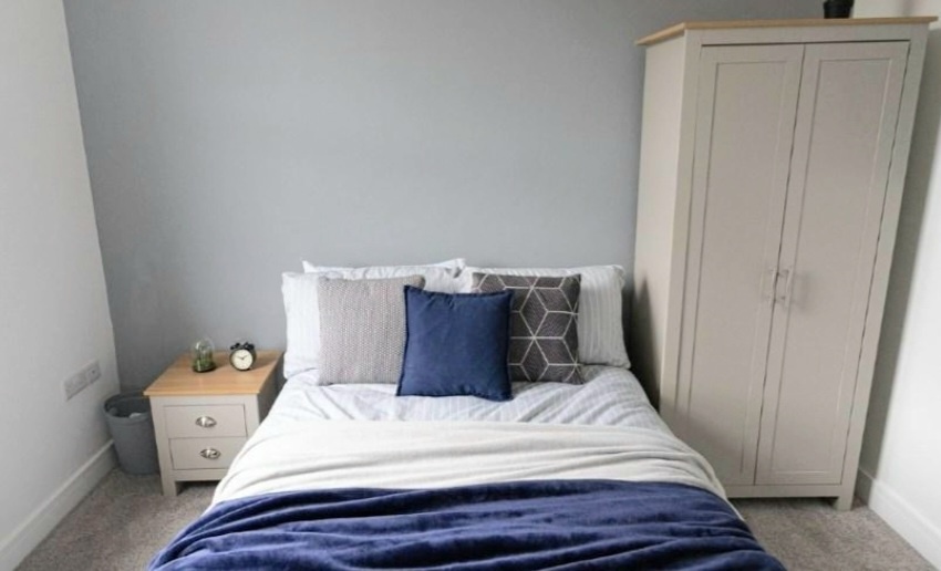 4 Bed Semi-Detached House, Mayfield Road, SO17, N1 7GU