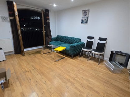 2 Bed Flat, Approach Road, EN4