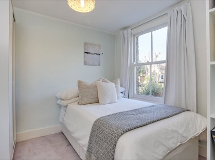 Room in a Shared House, Bucharest Road, SW18