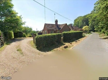 2 Bed Bungalow, Dell Road, RG40