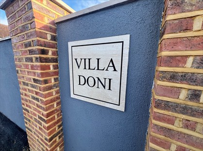 3 Bed Detached House, Ray Road, KT8