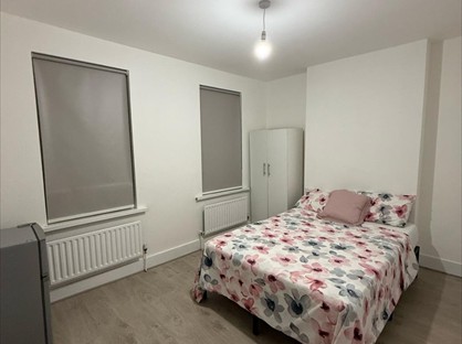 Room in a Shared House, Farningham Road, N17