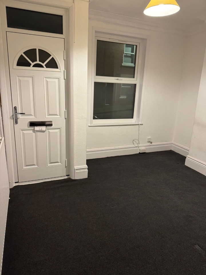 Sheffield - 2 Bed End Terrace, Ruth Square, S10 - To Rent Now for £900. ...