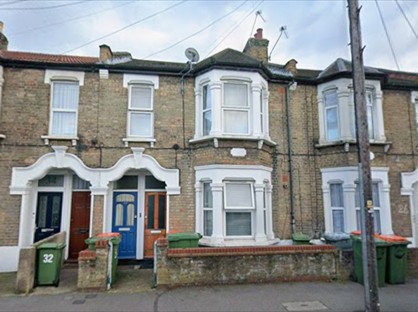 2 Bed Flat, Ling Road, E16