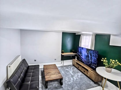 1 Bed Flat, Upper Berkeley Street, W1H