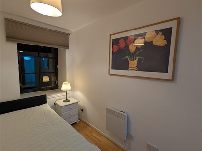 Room in a Shared Flat, Bell Street, G4